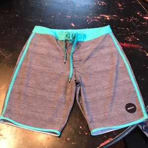 Men’s board shorts